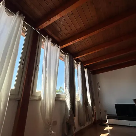 Loft Apartment *